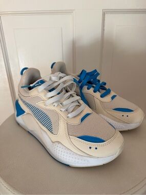 Puma Sneakers